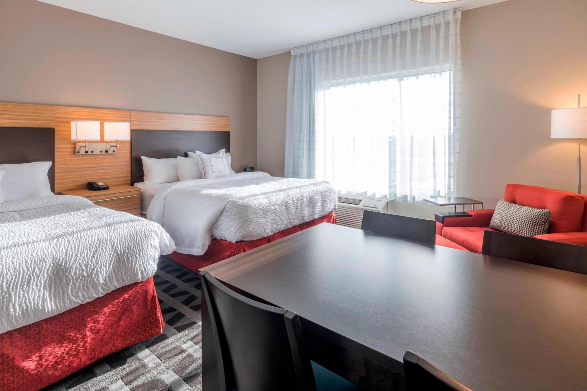 Towneplace Suites By Marriott Hays Zewnętrze zdjęcie