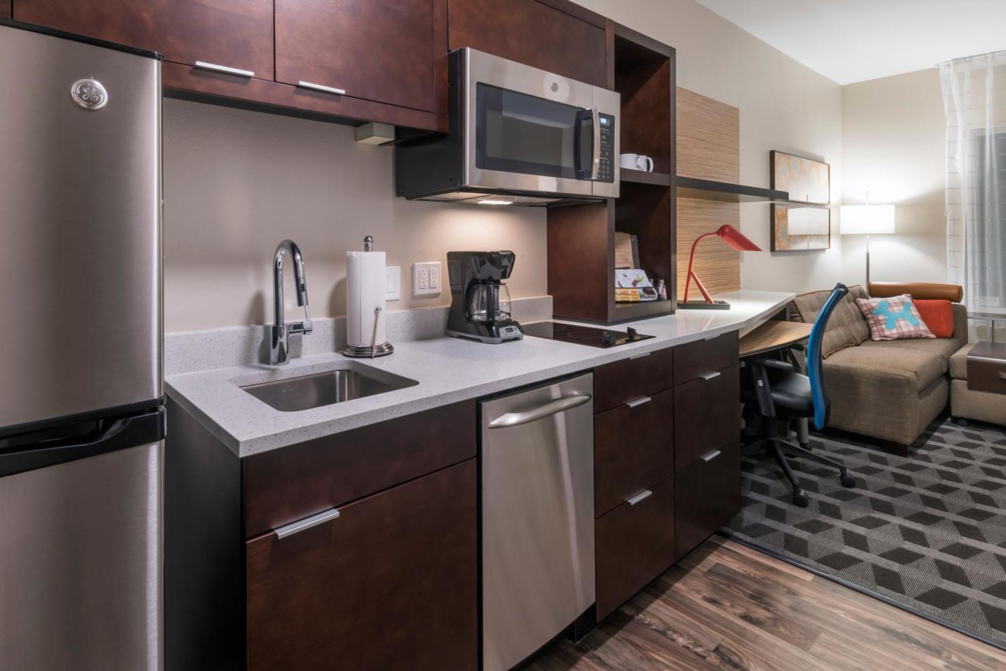 Towneplace Suites By Marriott Hays Zewnętrze zdjęcie