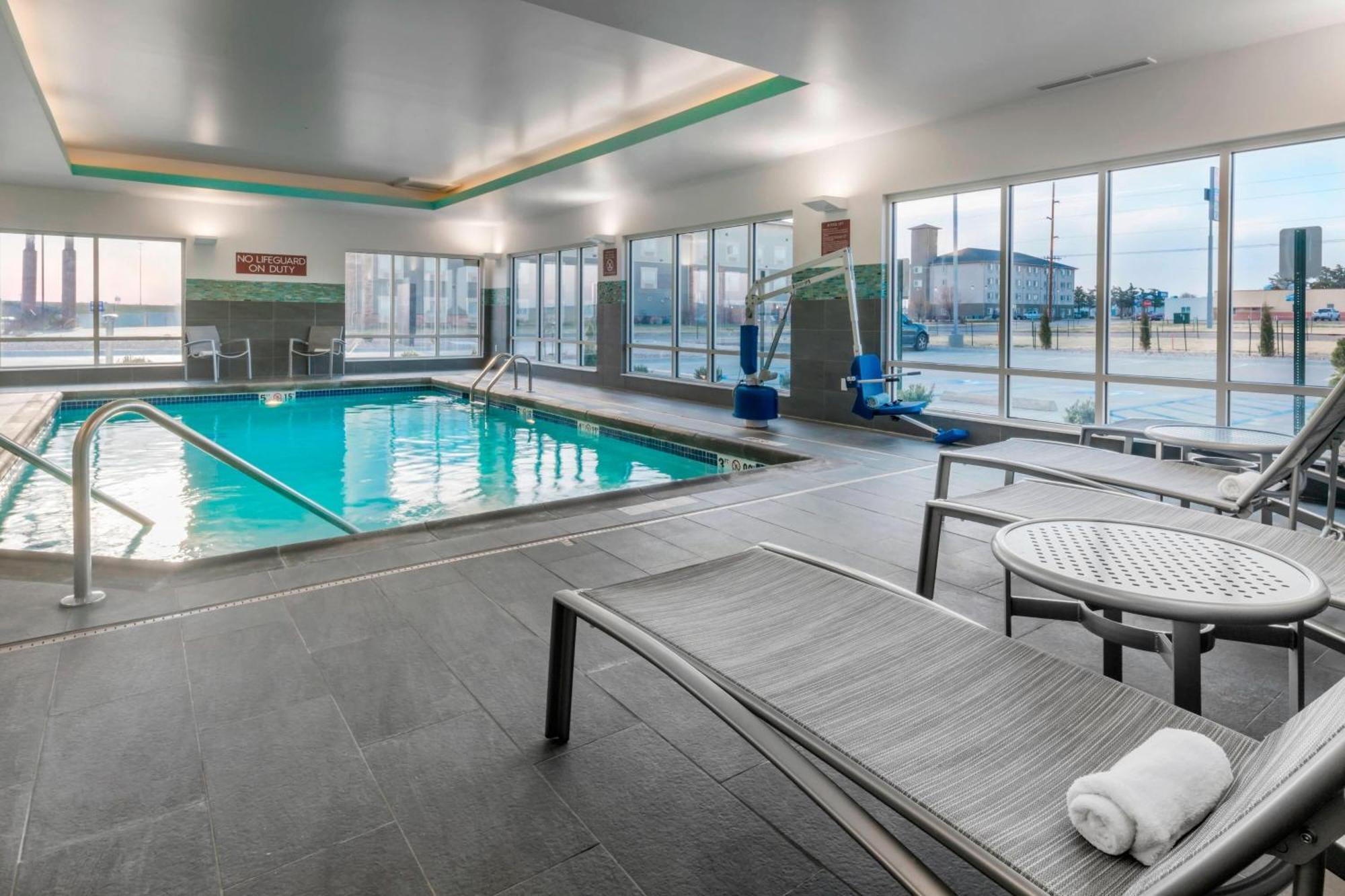 Towneplace Suites By Marriott Hays Zewnętrze zdjęcie