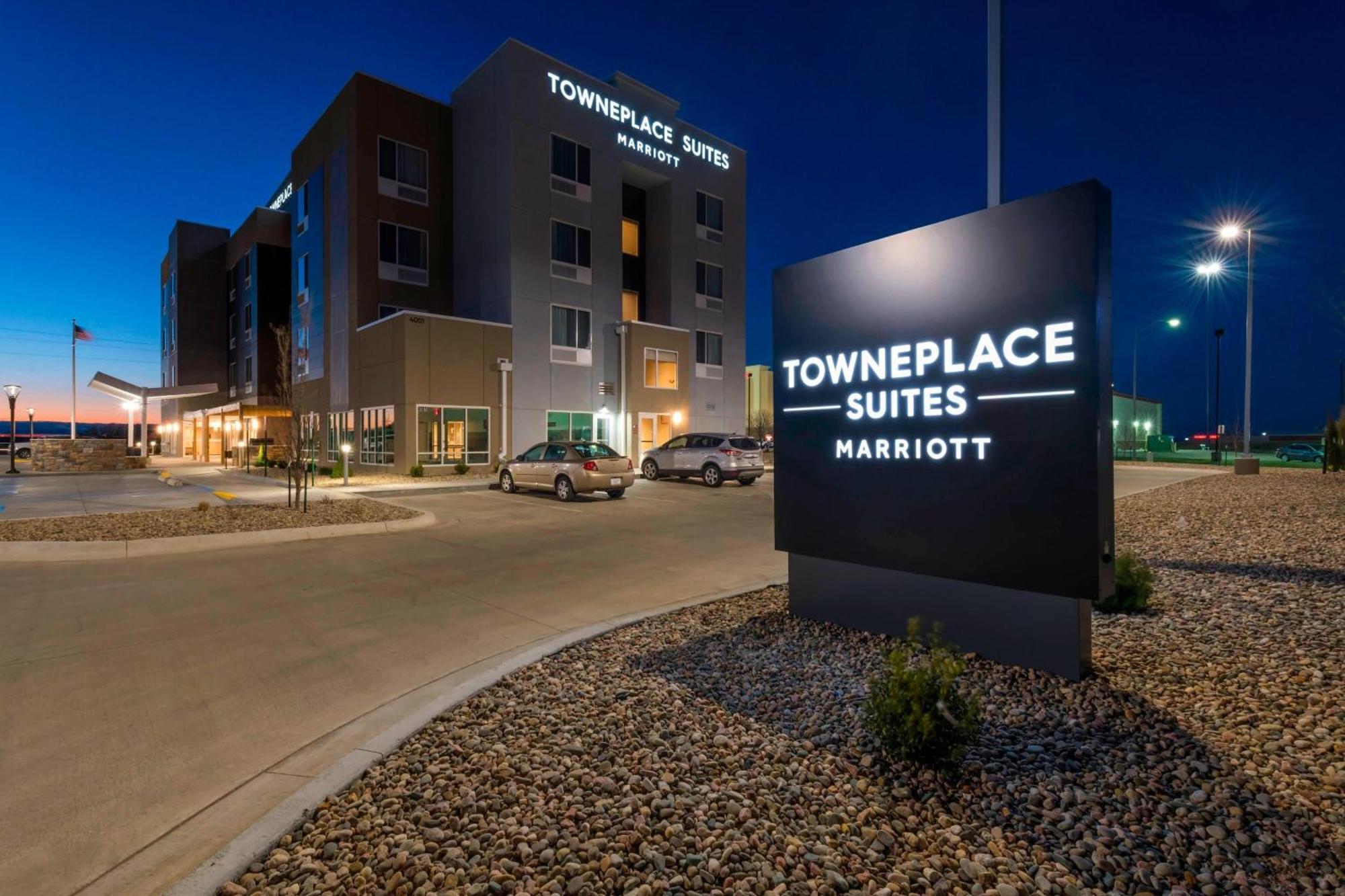 Towneplace Suites By Marriott Hays Zewnętrze zdjęcie